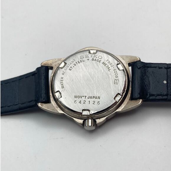 VTG Seiko Women\'s Luminous Field Watch 27mm - New Battery - Adjustable - WR main image 7